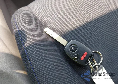 2010 Honda Insight Ex from USA, damaged, VIN JHMZE2H7XAS018581